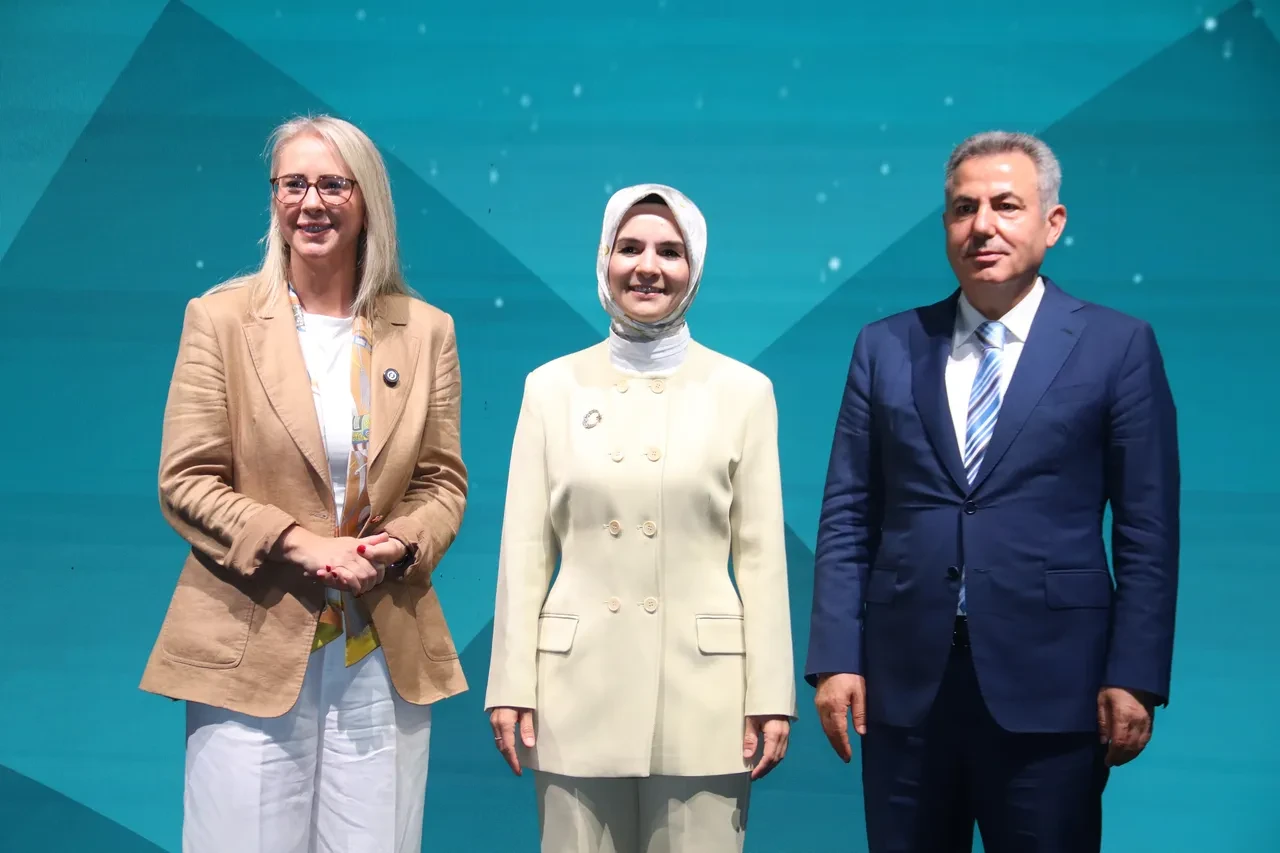 Bakan Göktaş'tan kadın girişimcilere büyük destek! Türkiye'nin geleceğine yatırım