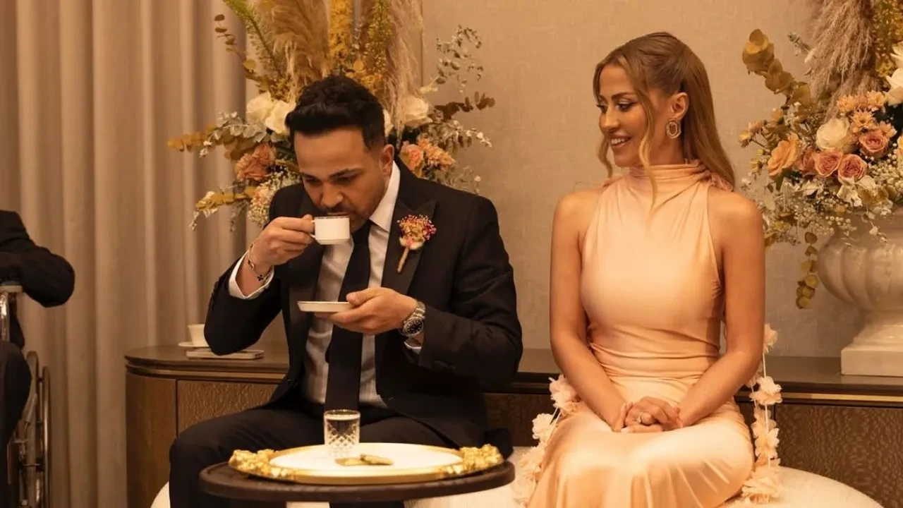 Derya Uluğ ve Asil Gök nişanlandı! 10 yıllık aşkta mutlu son