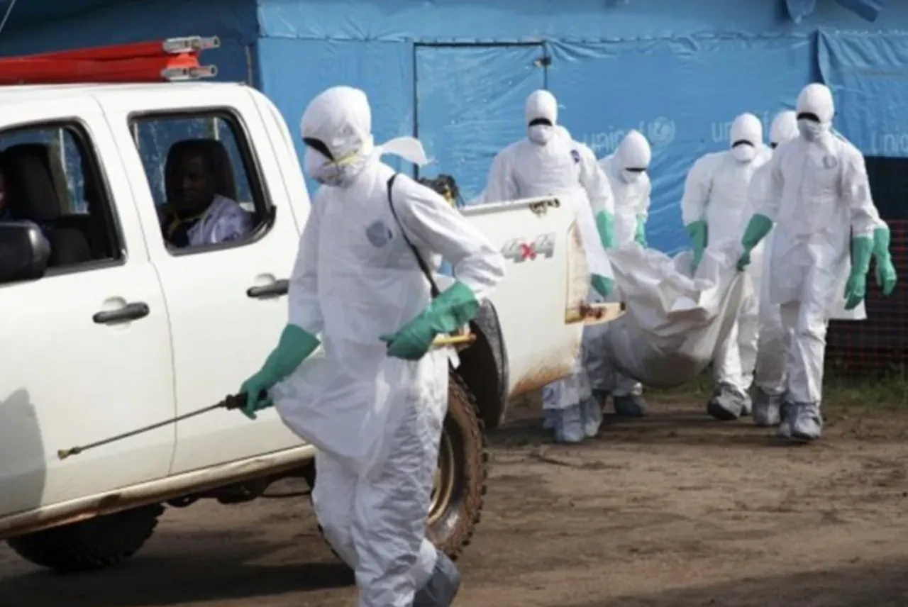 Ebola tehlikesi geri döndü: Bu belirtileri taşıyanlar dikkat!