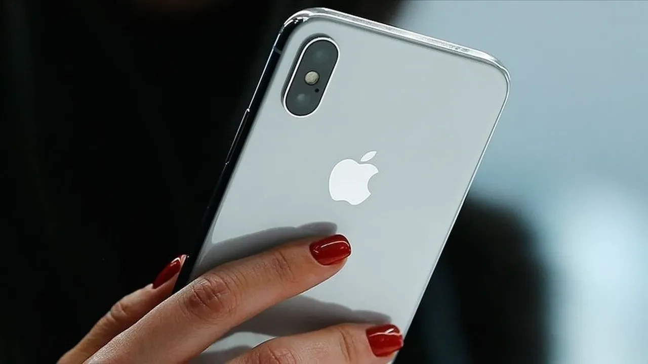 iPhone fiyatları zamlanacak! Kesin bilgiyi Tim Cook verdi