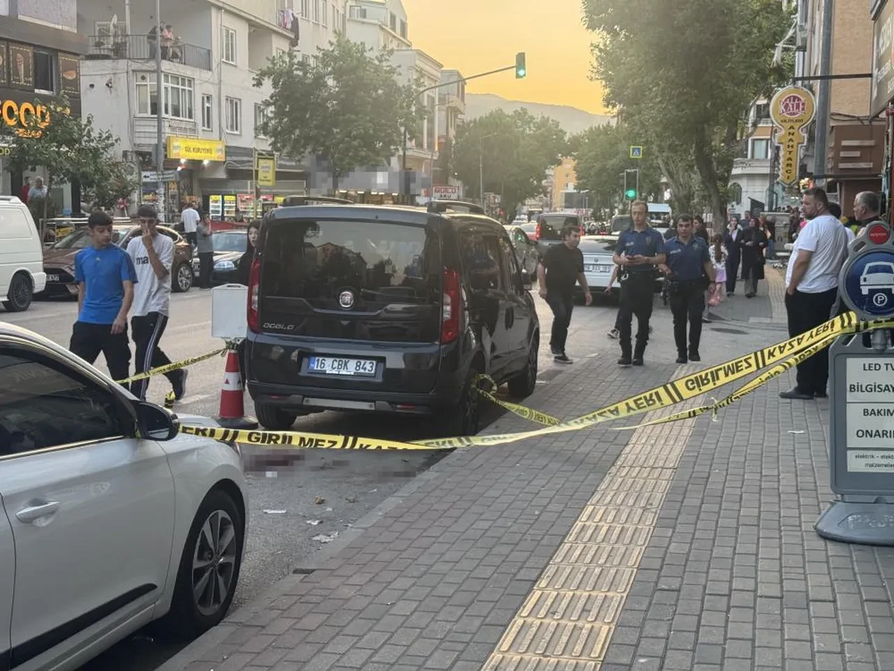 Klavyedeki husumet sokağa taşındı: 22 yaşındaki genç kurtarılamadı