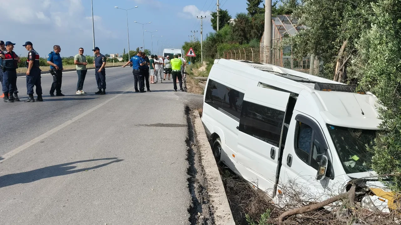 Minibüste dehşet anları! Şoföre saldırıp aracı kaçırdı, feci şekilde öldü: O anlar kamerada 