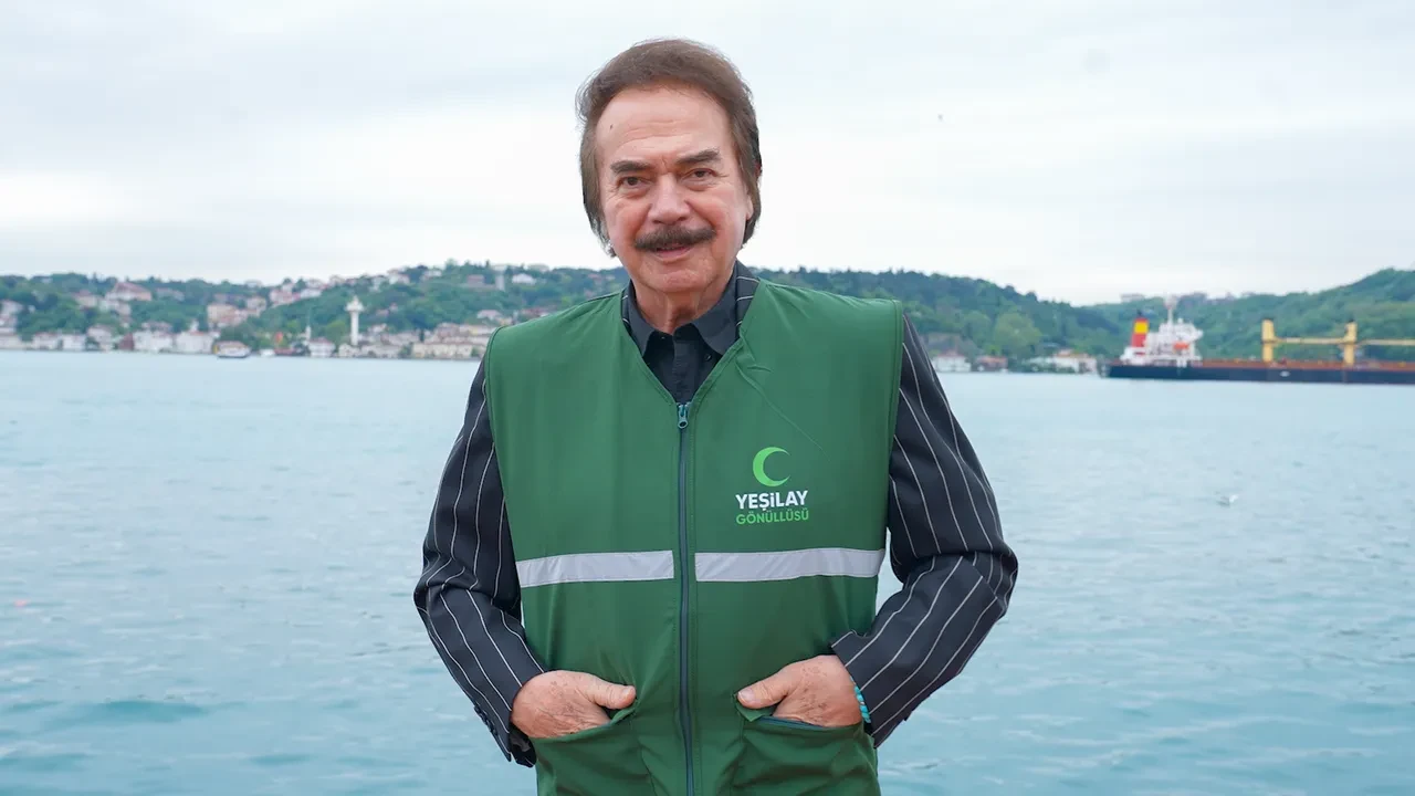 Orhan Gencebay'dan yüreklere dokunan çağrı! Yeşilay ile Babalar Günü'nde farkındalık mesajı