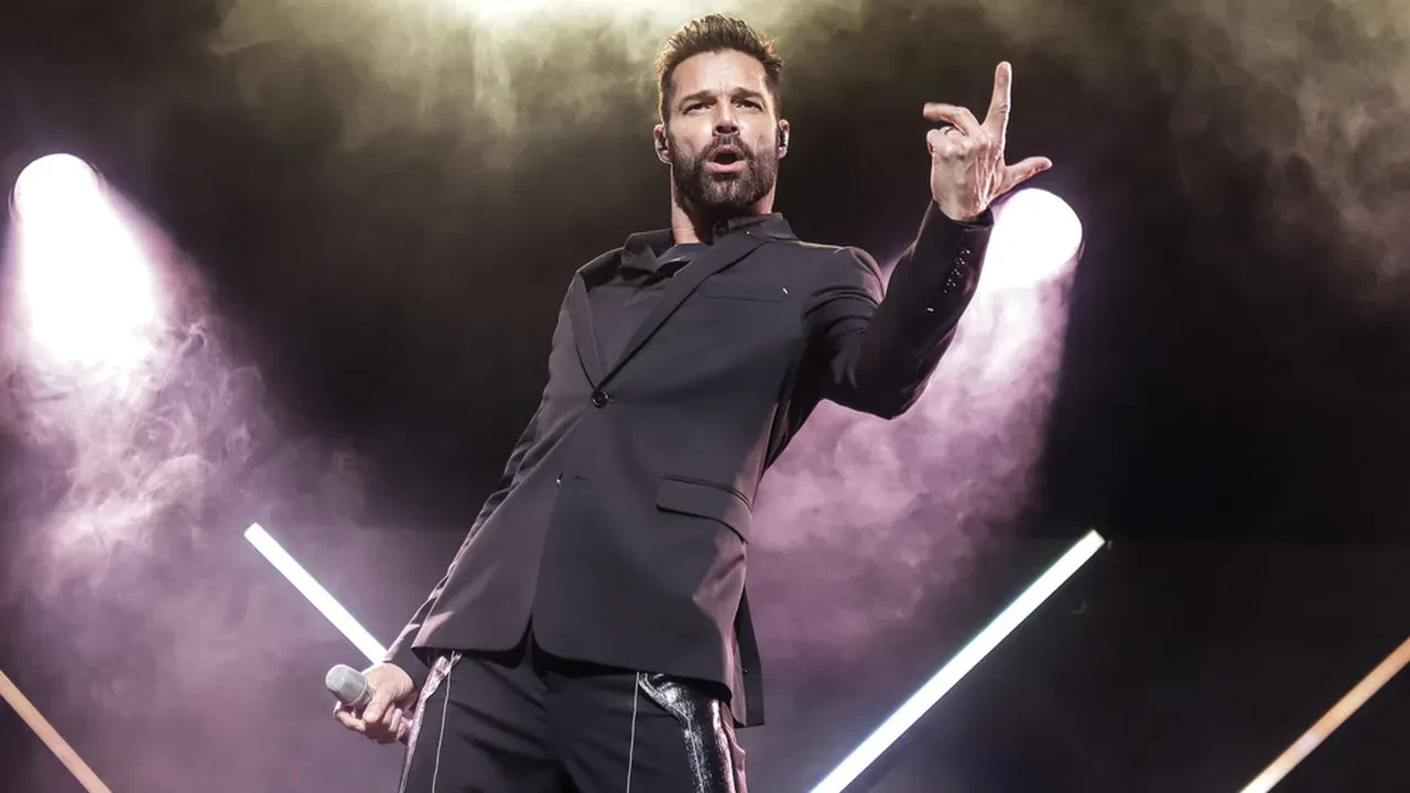 Ricky Martin'den şaşırtan İstanbul talepleri! Oksijen kapsülü yetmedi Anadolu çamur ritüeli istedi