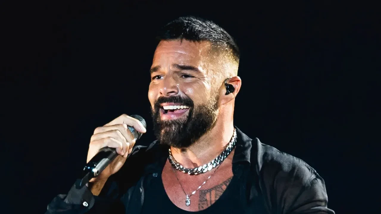 Ricky Martin'den şaşırtan İstanbul talepleri! Oksijen kapsülü yetmedi Anadolu çamur ritüeli istedi