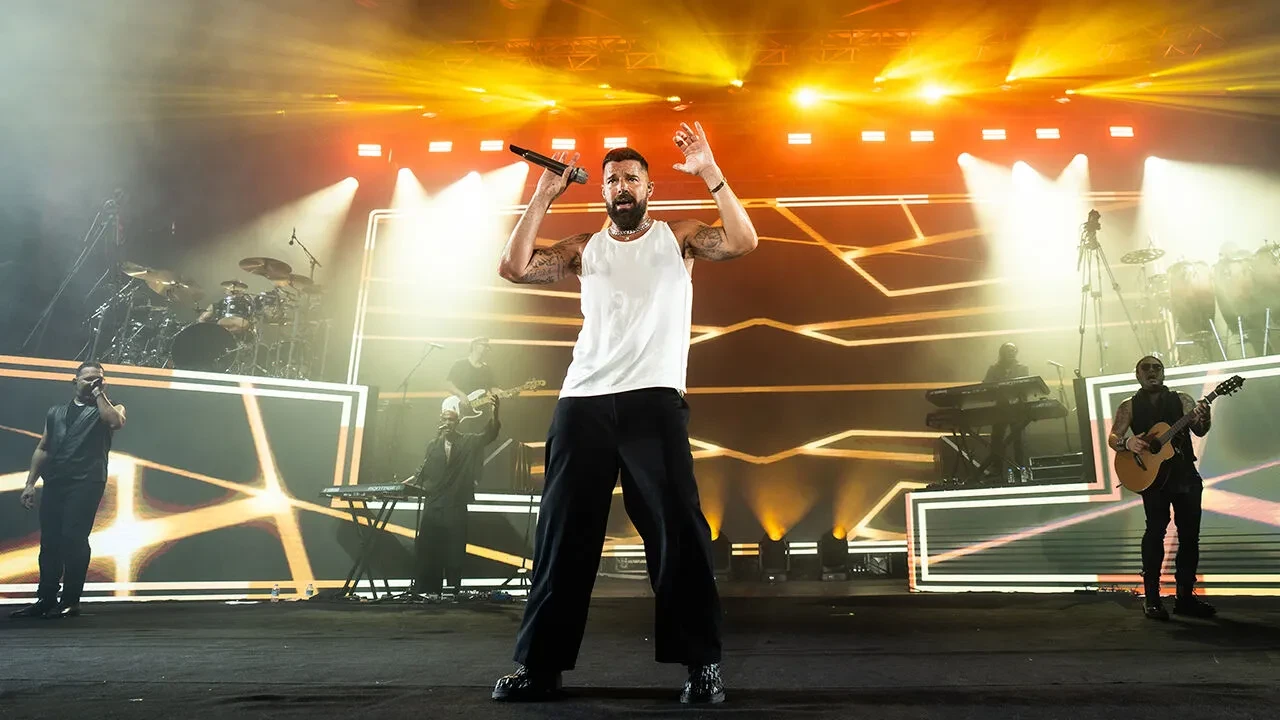 Ricky Martin'den şaşırtan İstanbul talepleri! Oksijen kapsülü yetmedi Anadolu çamur ritüeli istedi