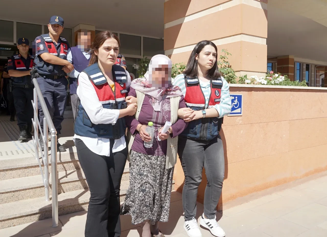Samanlıkta balta ile öldürdüğü adamın cesedini dereye attı! 'Bana tecavüz edecekti'