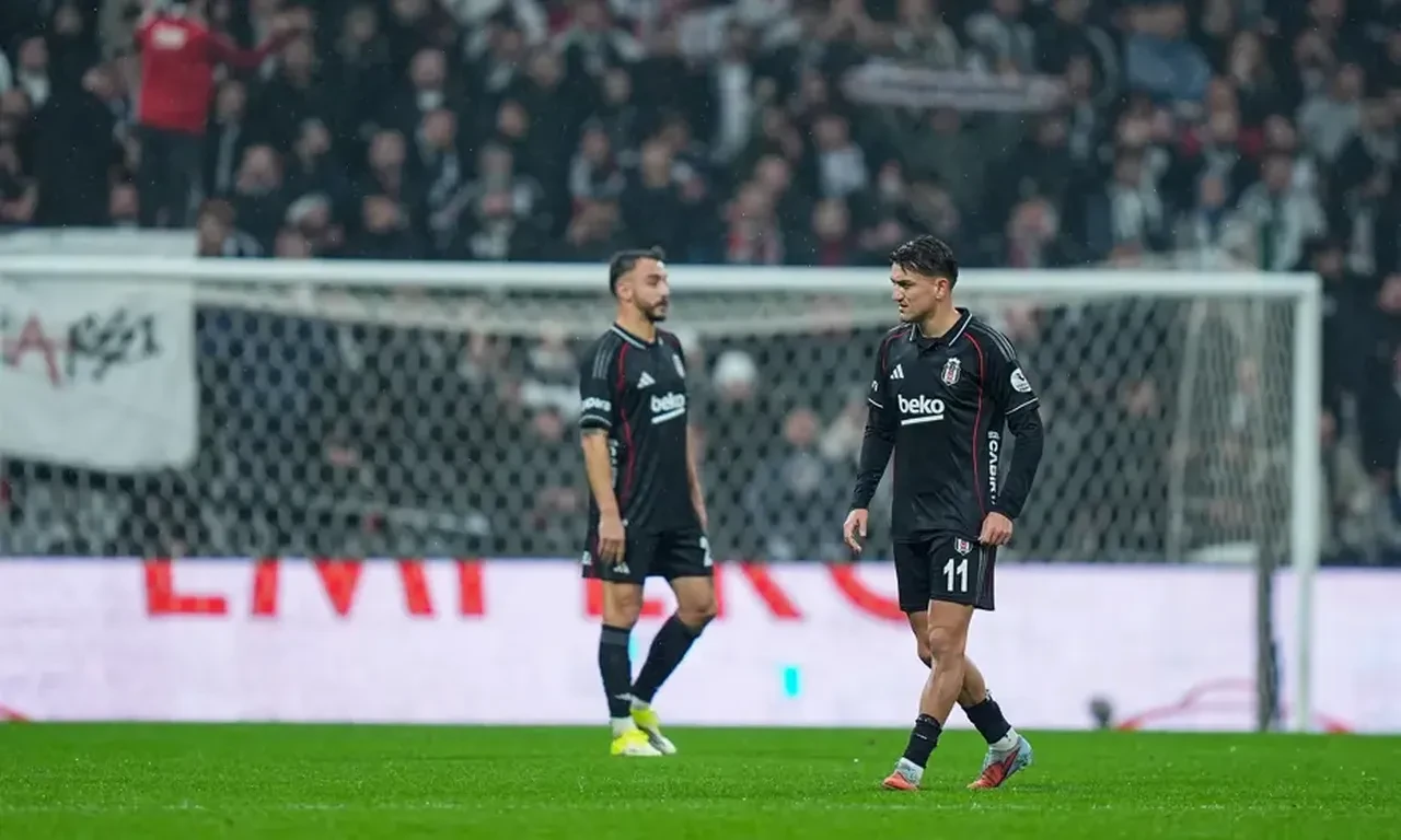Beşiktaş'ta ilk ayrılık! Vincenzo Italiano yıldız ismin biletini kesti