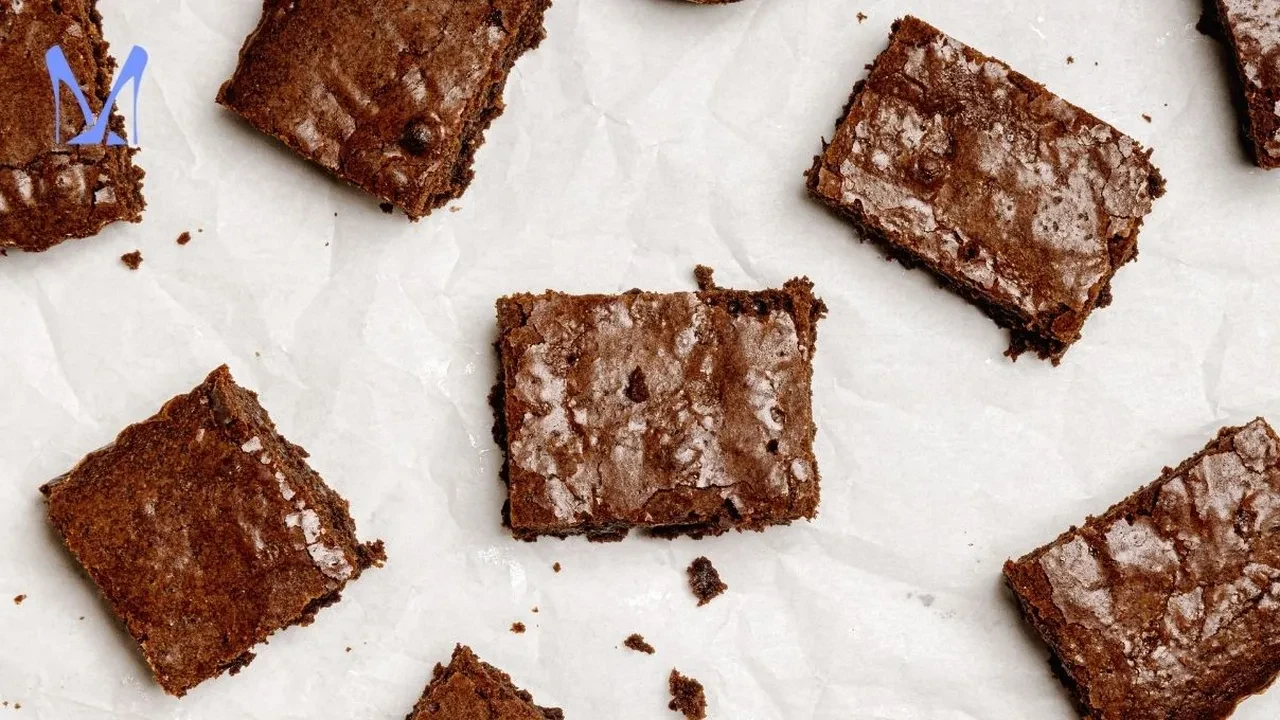 Beyaz unsuz ve rafine şekersiz: yulaflı ve muzlu 'yalancı' brownie tarifi! Yalnız yaşayanların favorisi 2026