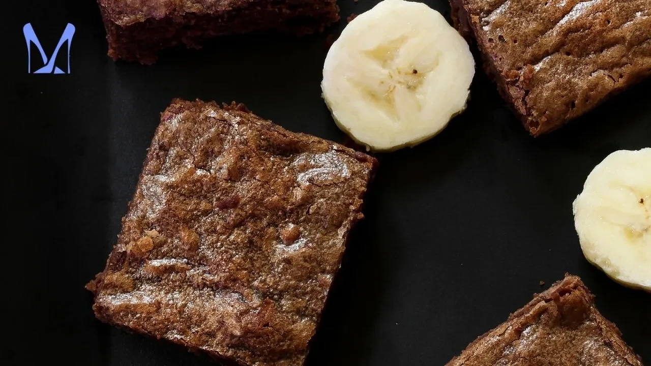 Beyaz unsuz ve rafine şekersiz: yulaflı ve muzlu 'yalancı' brownie tarifi! Yalnız yaşayanların favorisi 2026