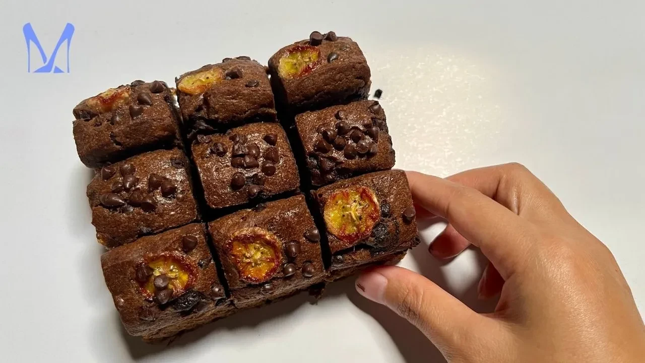 Beyaz unsuz ve rafine şekersiz: yulaflı ve muzlu 'yalancı' brownie tarifi! Yalnız yaşayanların favorisi 2026