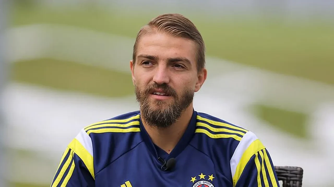 Caner Erkin futbolu bıraktığını açıkladı