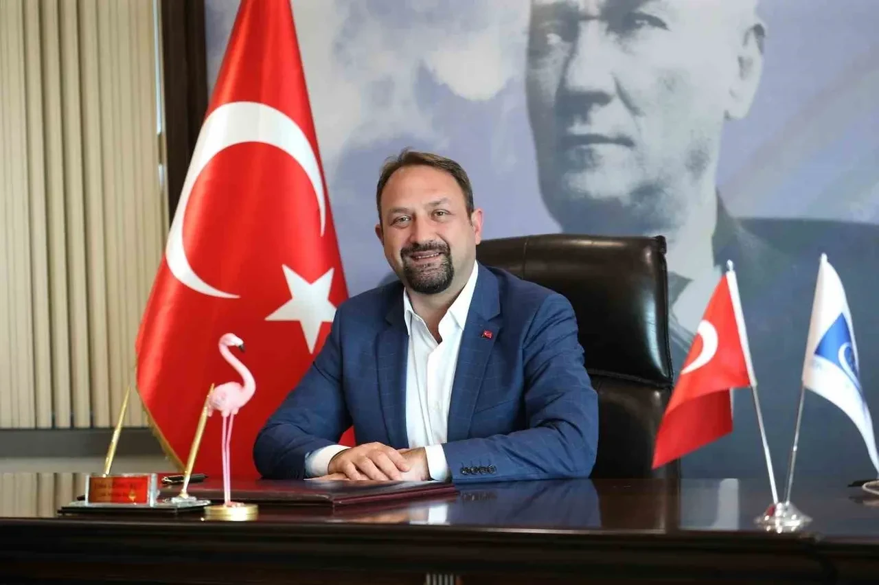 Fatih Atik Cemil Tugay'ın CHP'den istifasının perde arkasını anlattı: Utku Gümrükçü için rest çekmiş! Özgür Özel'den 'Ödeştik' mesajı