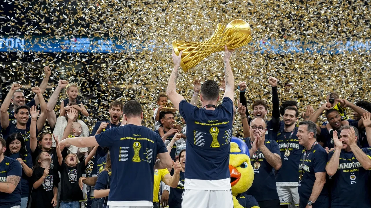 Fenerbahçe Beko Beşiktaş Gain'i devirerek Basketbol Süper Ligi'nde şampiyon oldu
