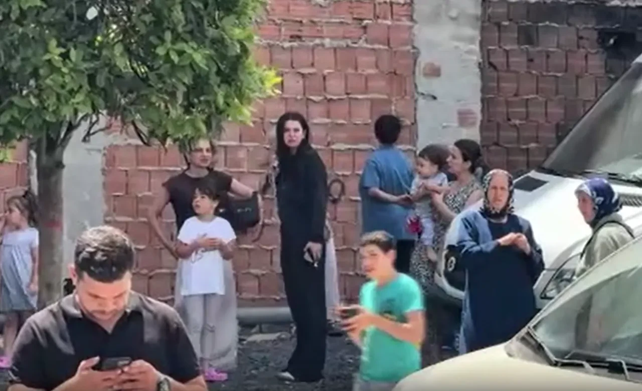 Güngören’de patlama: Doğalgaz borusu kesimi yapan 3 işçi yaralandı!