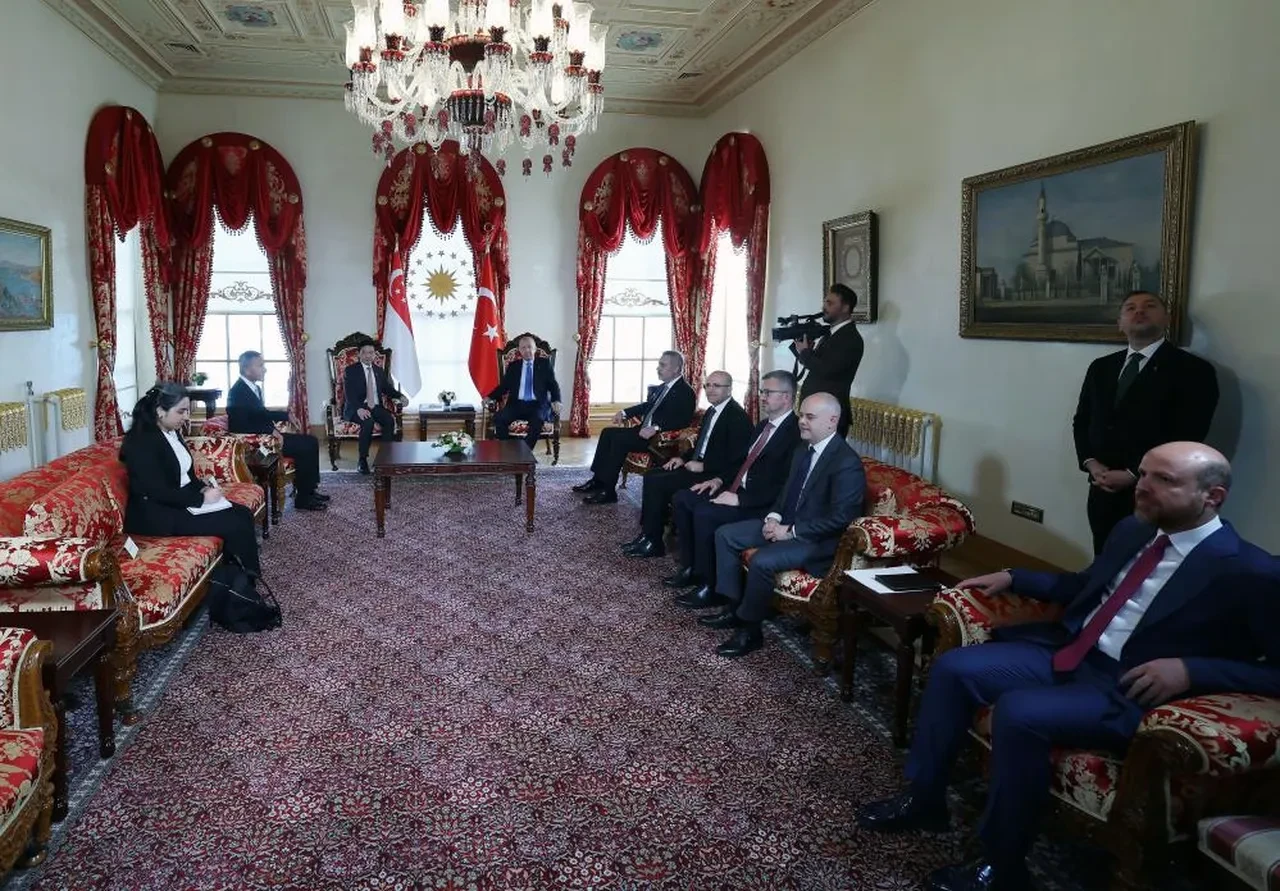 İstanbul’da diplomatık zirve: Cumhurbaşkanı Erdoğan Singapur Başbakanı Lawrence Wong’u ağırladı