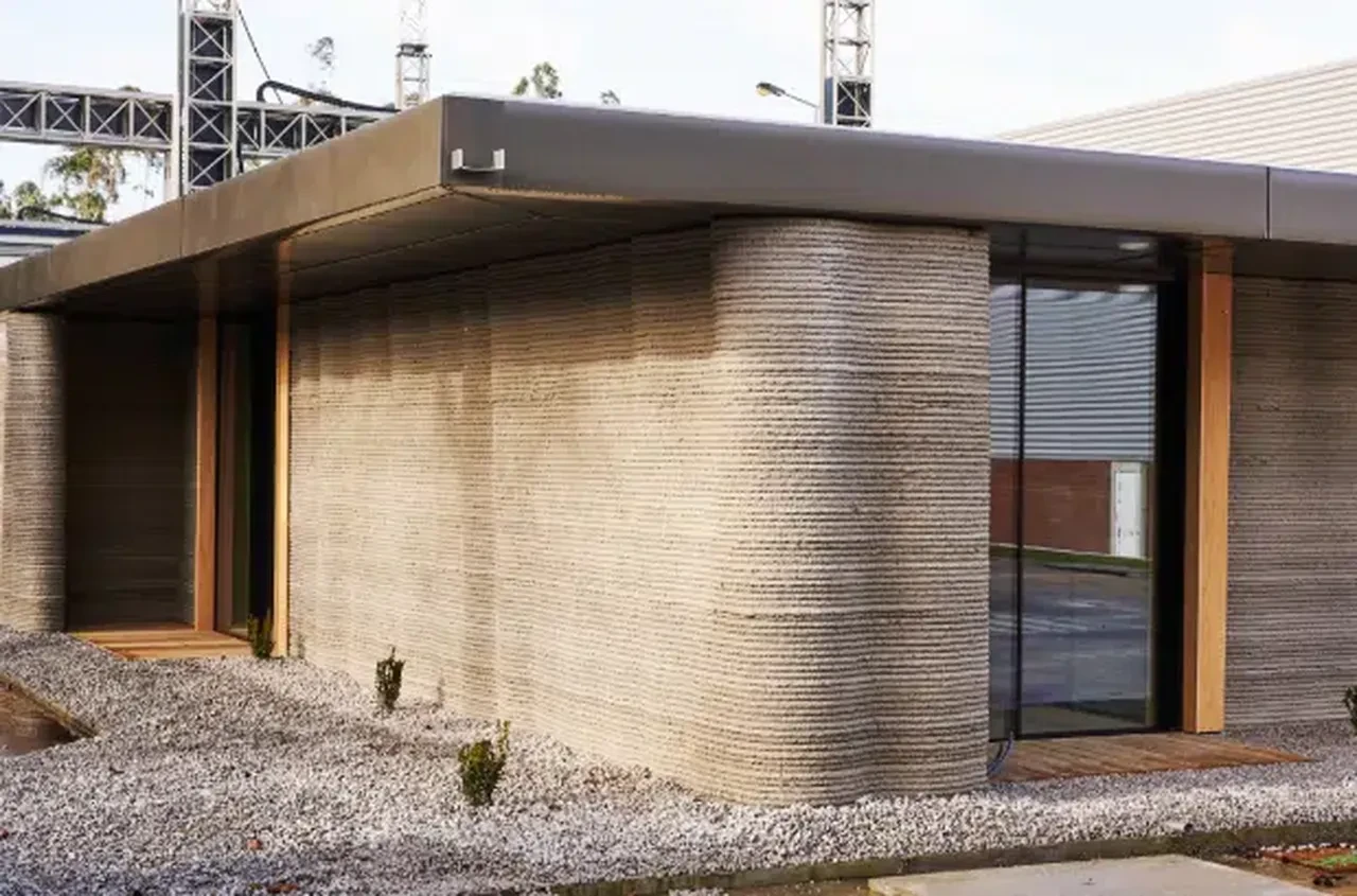 3D yazıcıyla 48 saatte sıfırdan ev diktiler: İskele, kalıp ve toz bulutu tarihe karışıyor