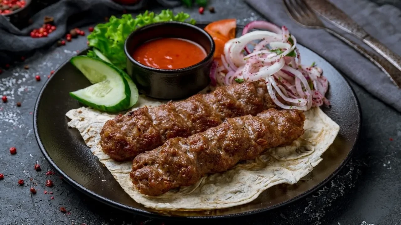 Akşama ne yemek var? derdine son! Güneydoğu mutfağının vazgeçilmez kebabı artık fırında