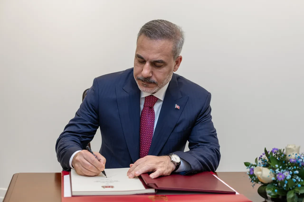Bakan Fidan'dan Singapur'a kritik ziyaret