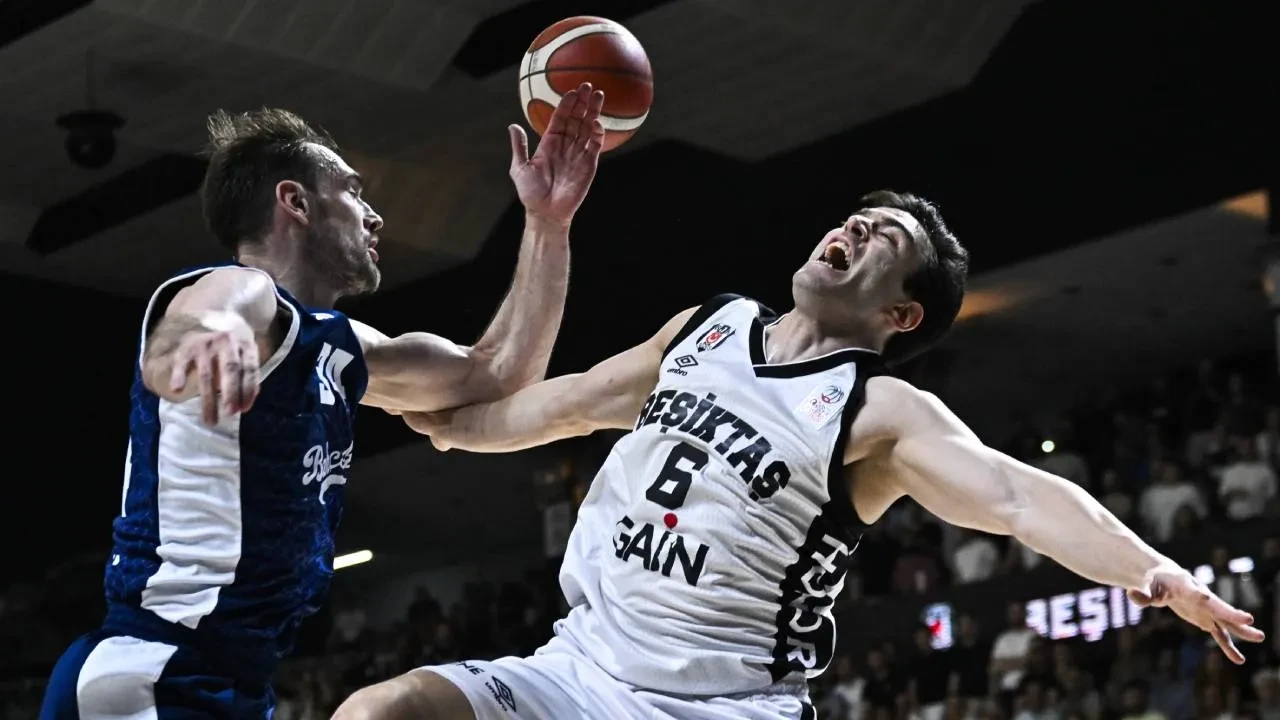 Beşiktaş GAİN seride 1-0 öne geçti! Siyah-beyazlılar, Bahçeşehir Koleji'ni 82-79 yendi