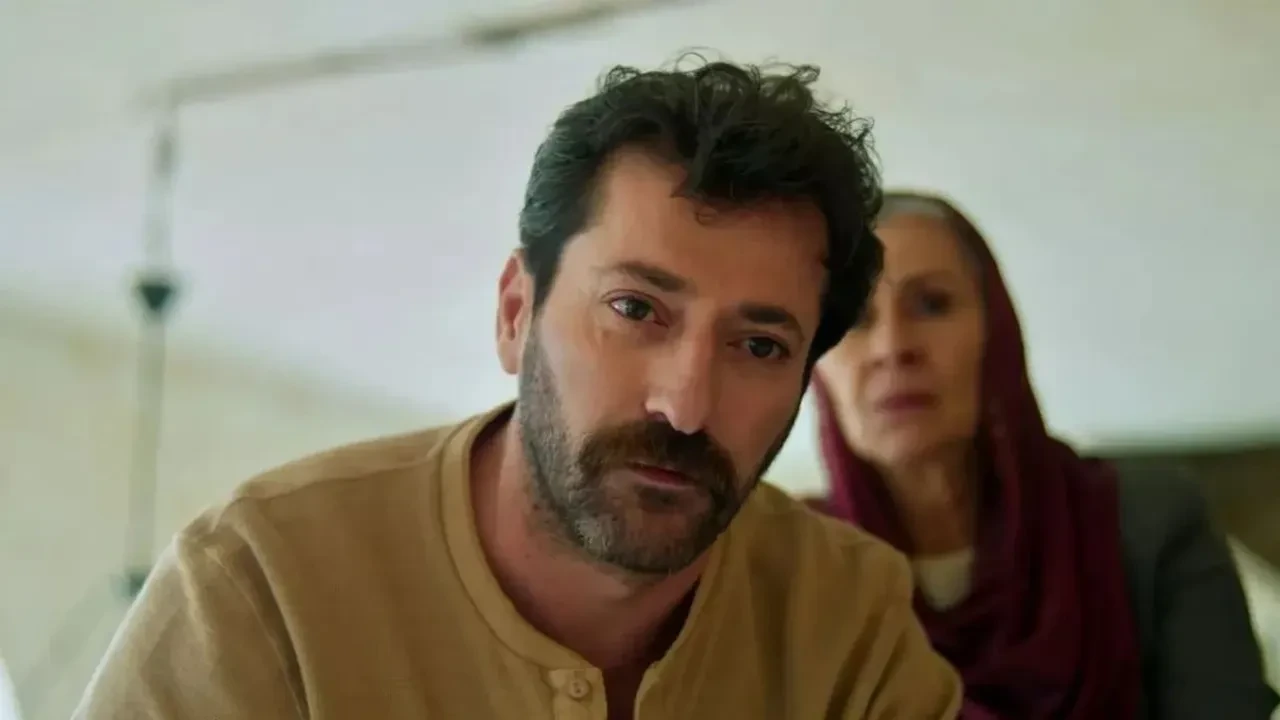 Burç Kümbetlioğlu, Uzak Şehir dizisinden ayrılığıyla ilgili ilk kez konuştu! Kümbetlioğlu Kuzey Gezer ile poz verdi!