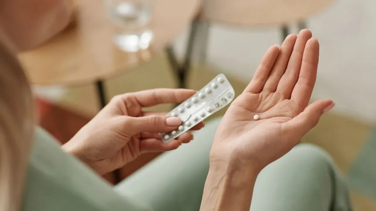 Doğum kontrol hapı sonrası oluşan erkek hormonu kaynaklı sivilceleri doğal yollarla geçirme rehberi!