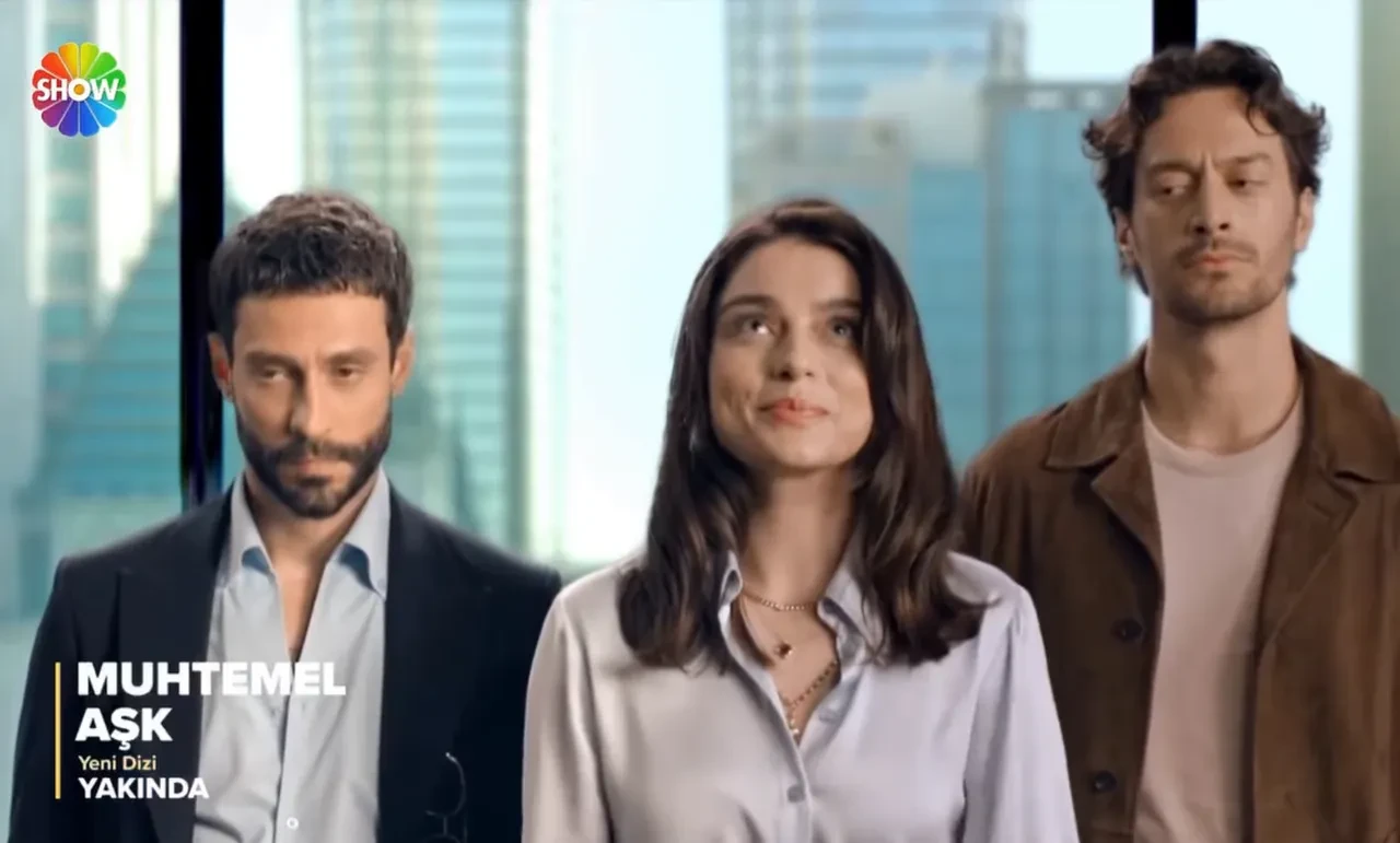 İlk afiş sonrası Muhtemel Aşk dizisinden ilk tanıtım da geldi! Yayınlanan teaser sosyal medyayı ikiye böldü