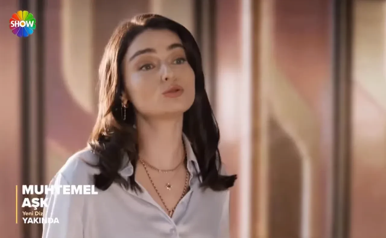 İlk afiş sonrası Muhtemel Aşk dizisinden ilk tanıtım da geldi! Yayınlanan teaser sosyal medyayı ikiye böldü
