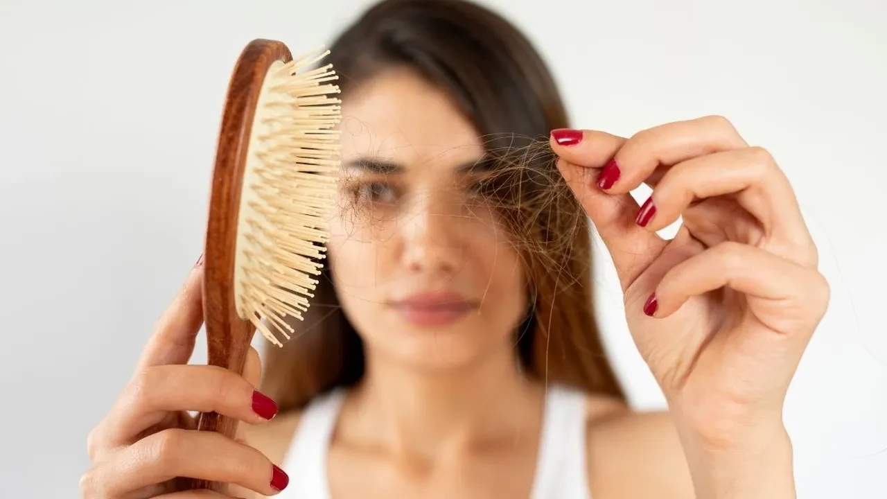İnce telli saçlar için hangi deneyim? Saç botoksu mu? Keratin bakım mı?