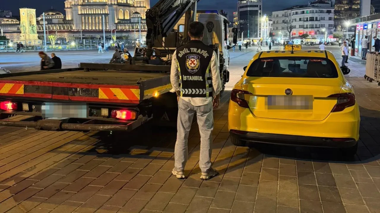 İstanbul'da turisti mağdur eden şoföre ceza yağdı! Taksimetreyi açmamanın bedeli ağır oldu