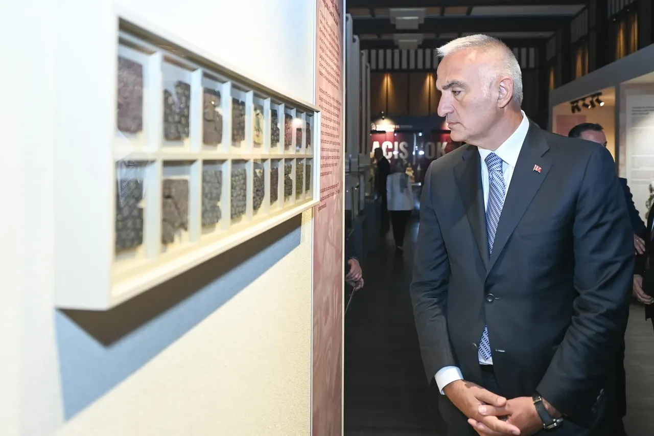 Müze bayramı! Bakan Ersoy rakam vererek duyurdu