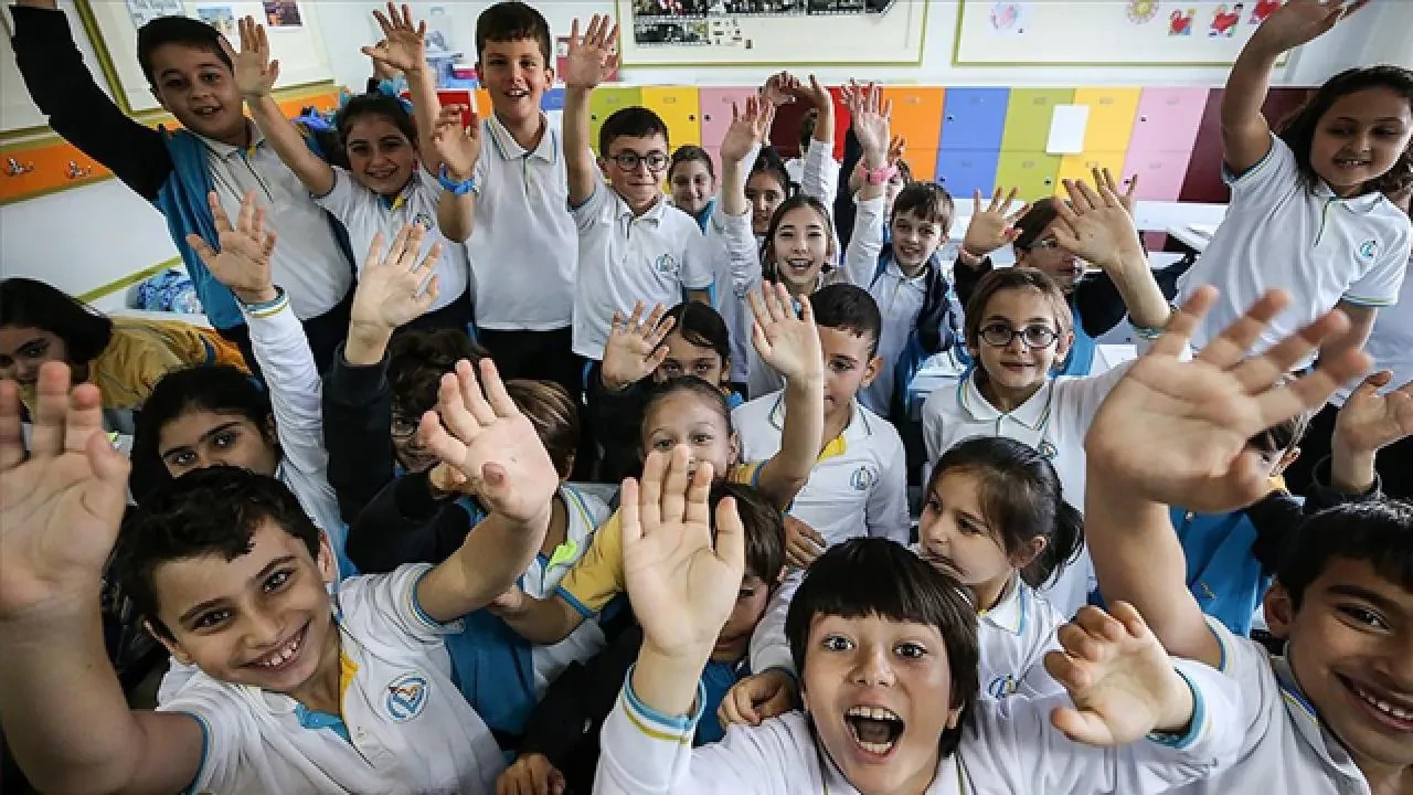 Okullar ne zaman kapanıyor, yaz tatili uzatılacak mı? MEB'den 2026-2027 eğitim yılı için kritik adım