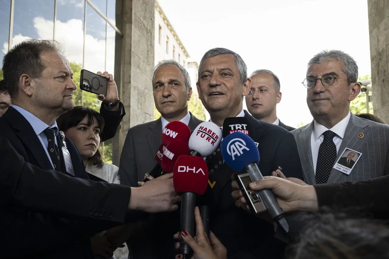 Özgür Özel hakkında şoke eden "FETÖ" iddiası! Seçim için destek, ABD'ye giden listeler, bavul dolusu paralar 
