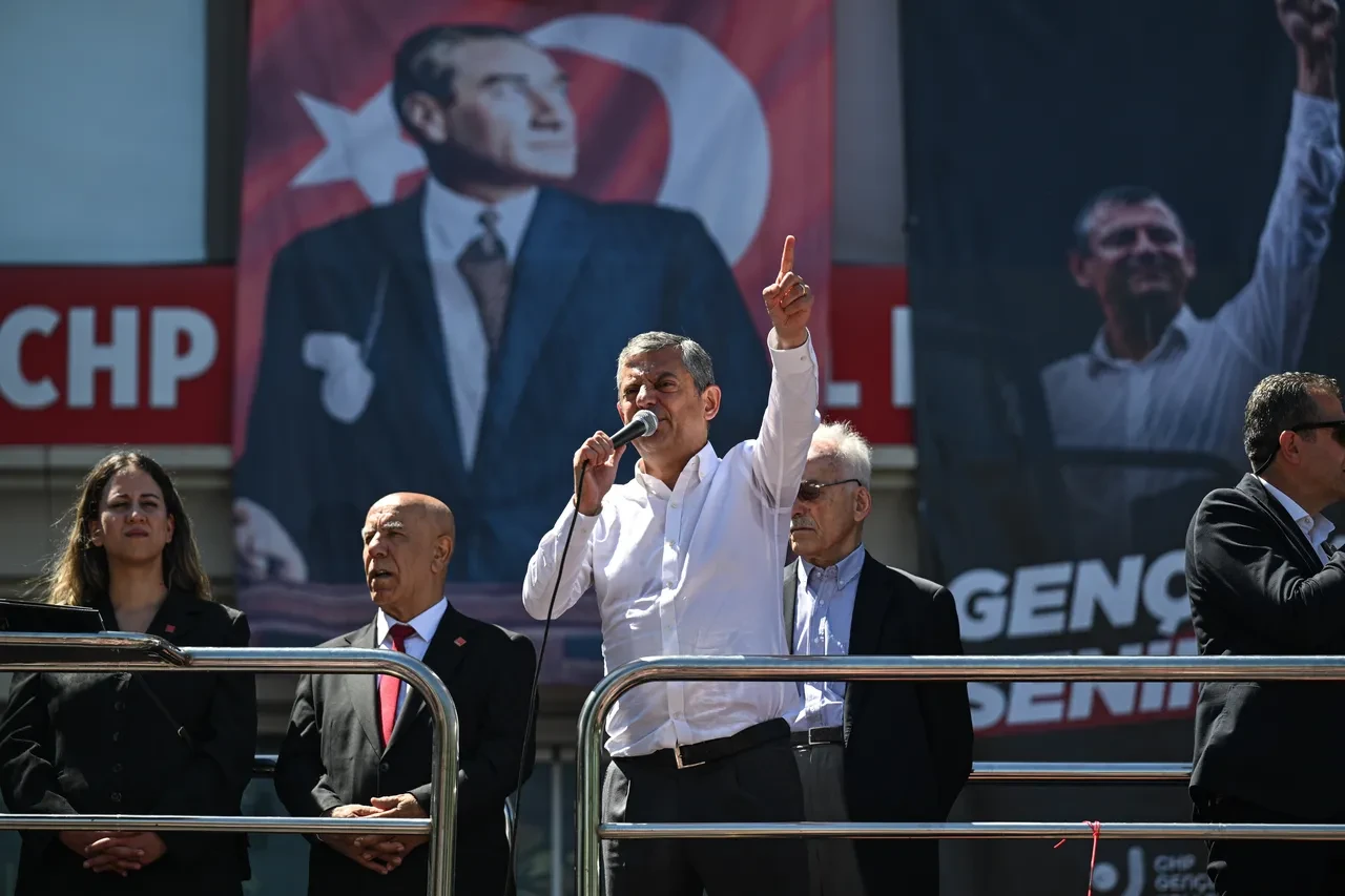 Özgür Özel hakkında şoke eden "FETÖ" iddiası! Seçim için destek, ABD'ye giden listeler, bavul dolusu paralar 