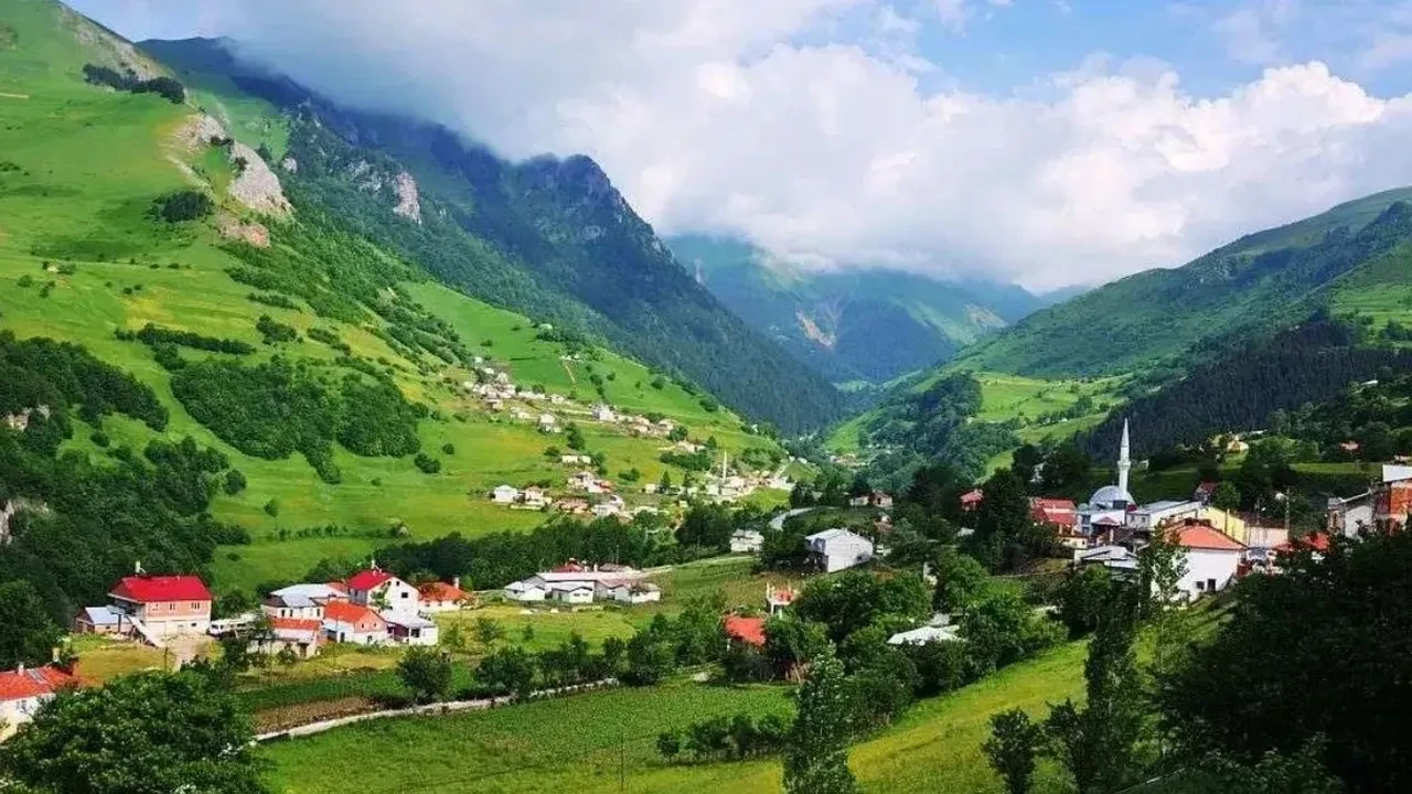 Sevdam Karadeniz dizi konusu nedir? Sevdam Karadeniz oyuncuları kim?