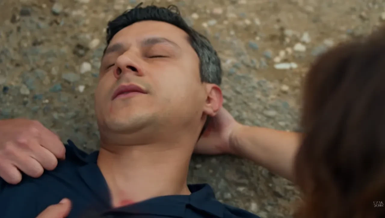 Uzak Şehir sezon finali son sahnesi milyonları ağlattı! Alper Çankaya'dan veda paylaşımı gecikmedi