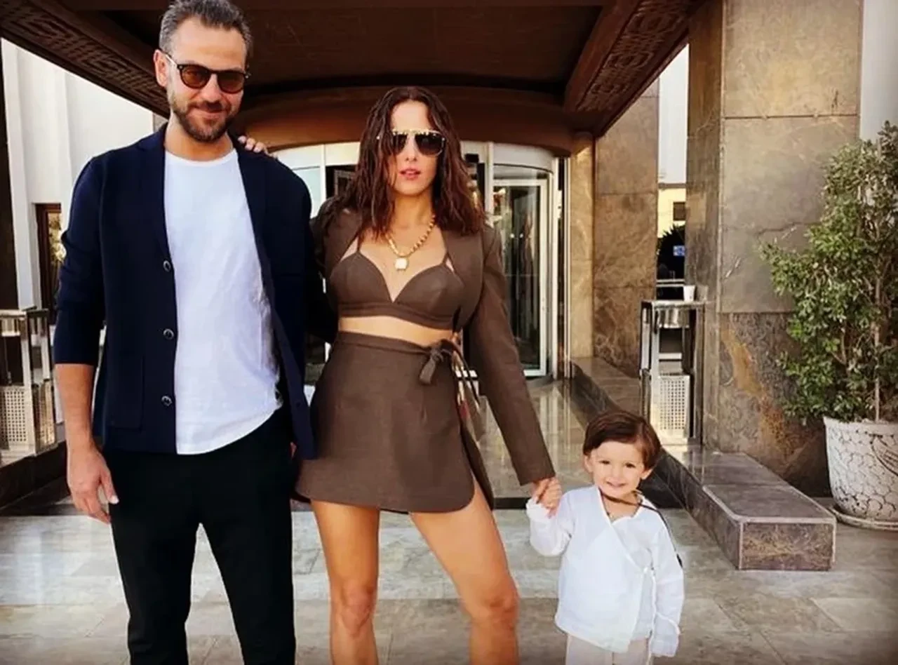 8 yıllık evlilikleri biten Cansu Tosun ve Erkan Kolçak Köstendil yeniden bir arada! Aile boyu poz
