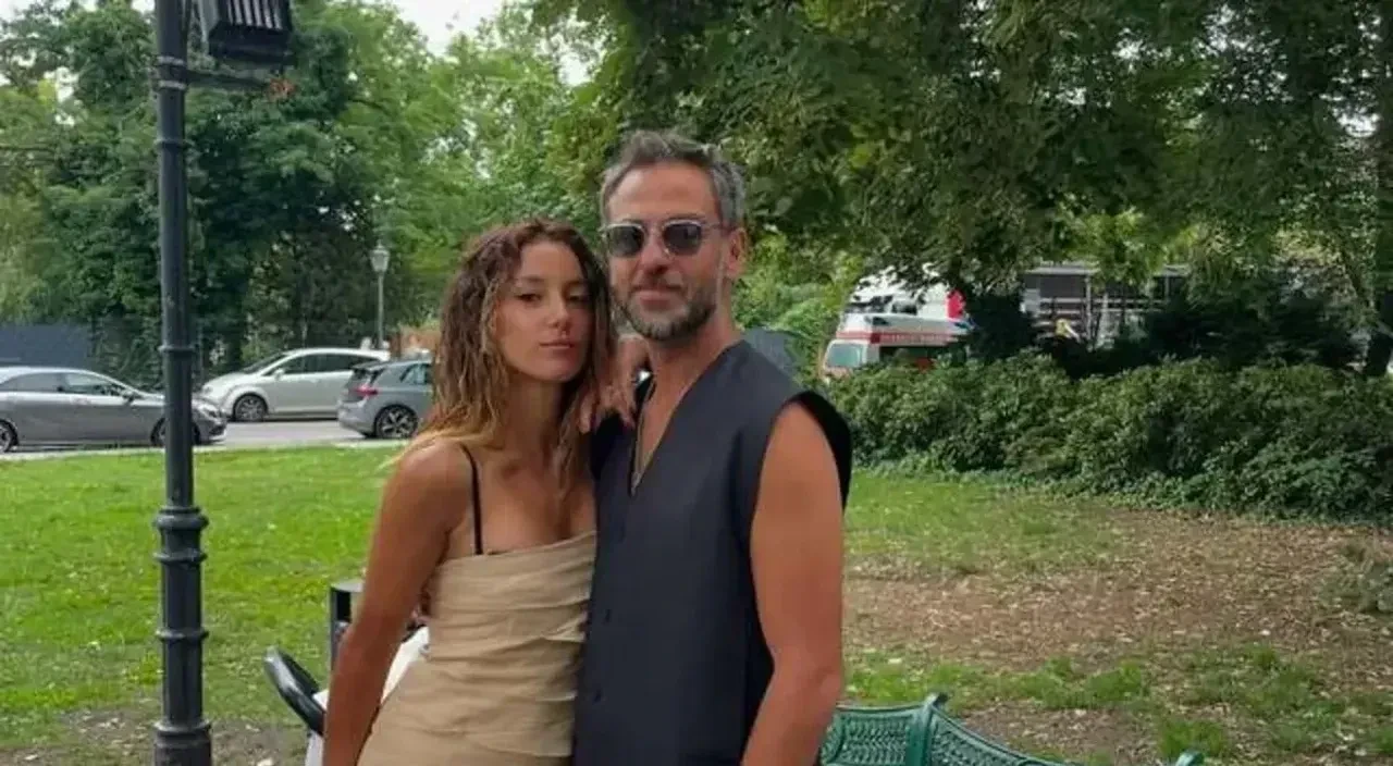 8 yıllık evlilikleri biten Cansu Tosun ve Erkan Kolçak Köstendil yeniden bir arada! Aile boyu poz