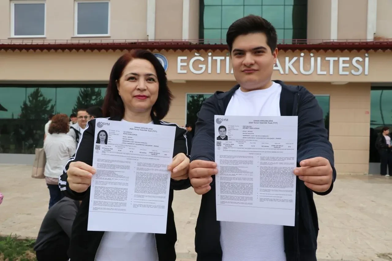 Annesi oğluna rakip çıktı! Biri üçüncü üniversite, diğeri mühendislik için ter döktü