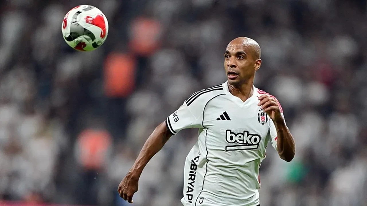 Beşiktaş'ta temizlik başladı! Italiano kararını verdi: 7 yıldız isimle yollar ayrılıyor