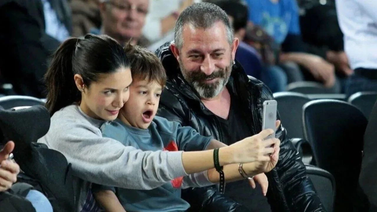 Cem Yılmaz’dan şaşırtan değişim! Saçlar ve bıyıklardaki fark ilgi gördü