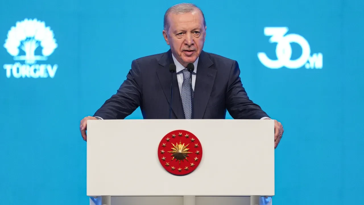 Cumhurbaşkanı Erdoğan'dan TÜRGEV'i hedef alan CHP'ye tepki: 'Gençlerimizi meze yaptırmayacağız'
