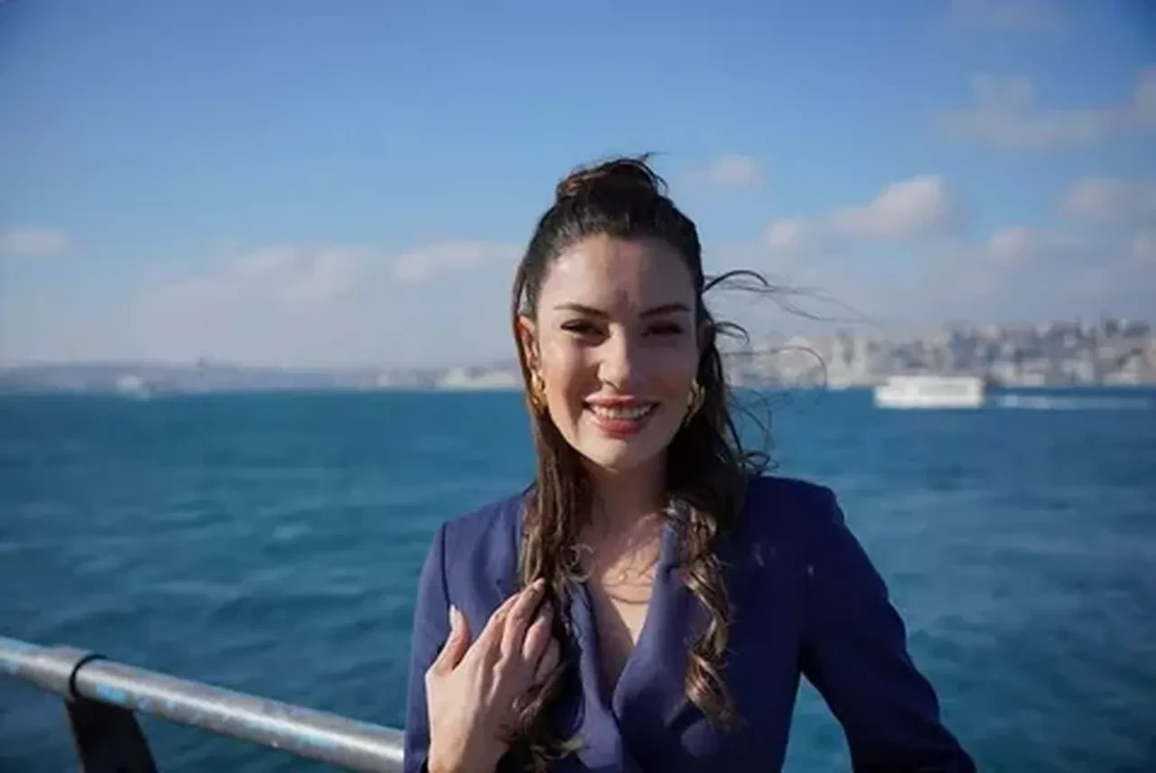 Ece İrtem'in gitar çaldığı görüntüler ortaya çıktı! Feride Hilal Akın'dan iç burkan veda