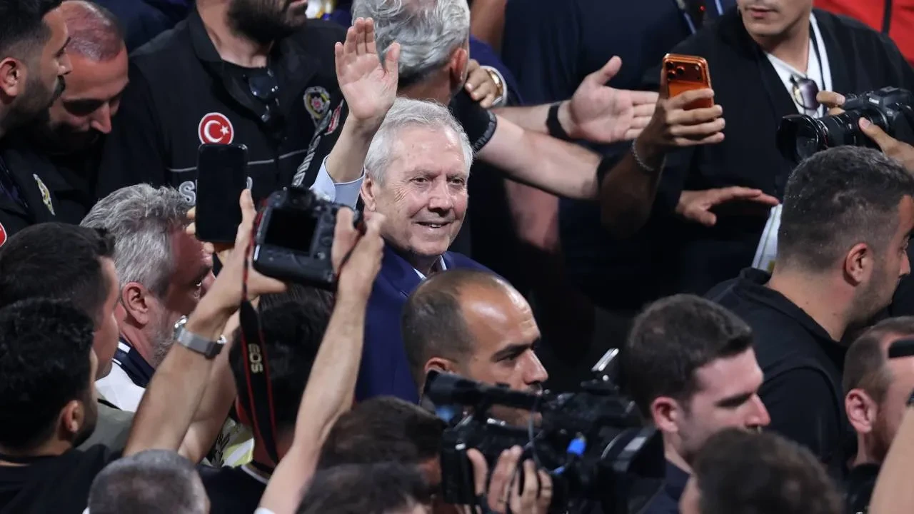 Fenerbahçe'ye Premier Lig'den yıldız golcü! İsmail Kartal transfere onay verdi