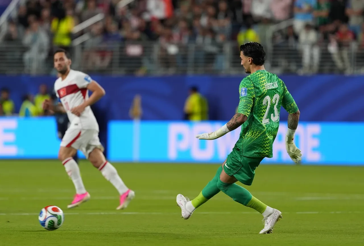 Hakan Çalhanoğlu'ndan milli takıma veda sinyali