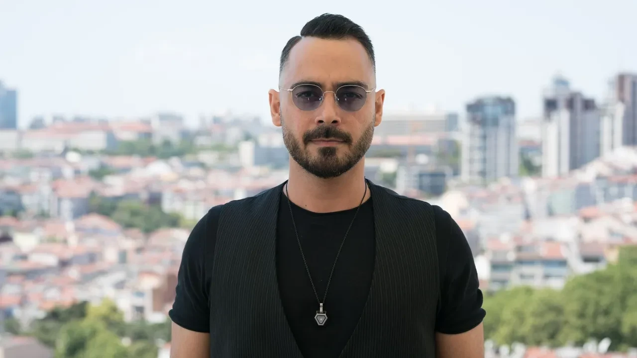 Olgun Toker güvenlik görevlilerine fırça attı! Ortalığı birbirine kattı