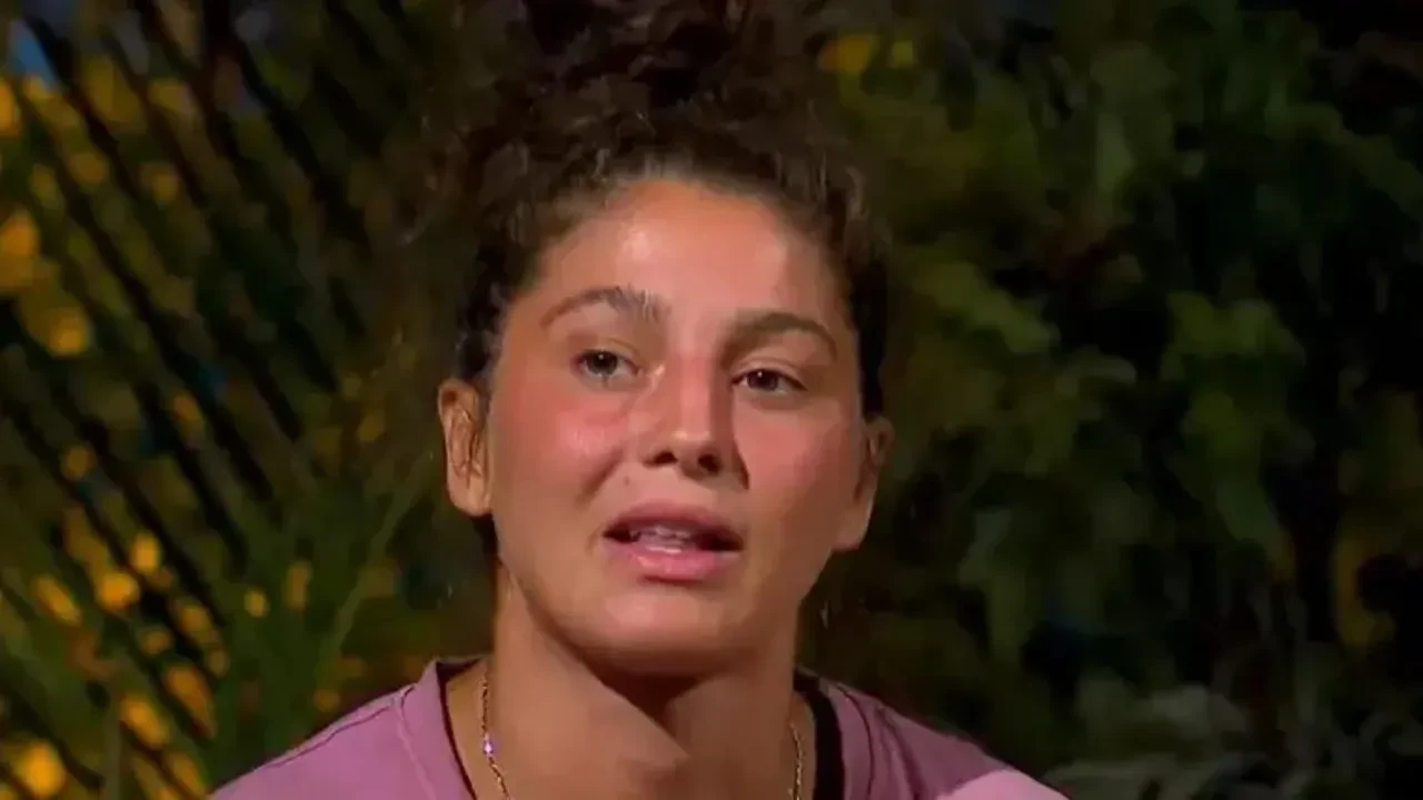 Survivor 2026 finalinde yuhalama sesleri geceye damga vurdu! Seren Ay Çetin apar topar ayrıldı