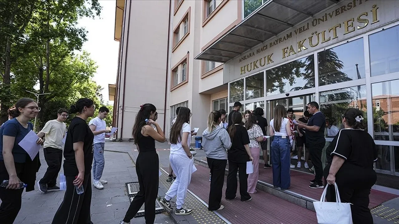 YKS maratonu başlıyor: 2,5 milyon aday ter dökecek