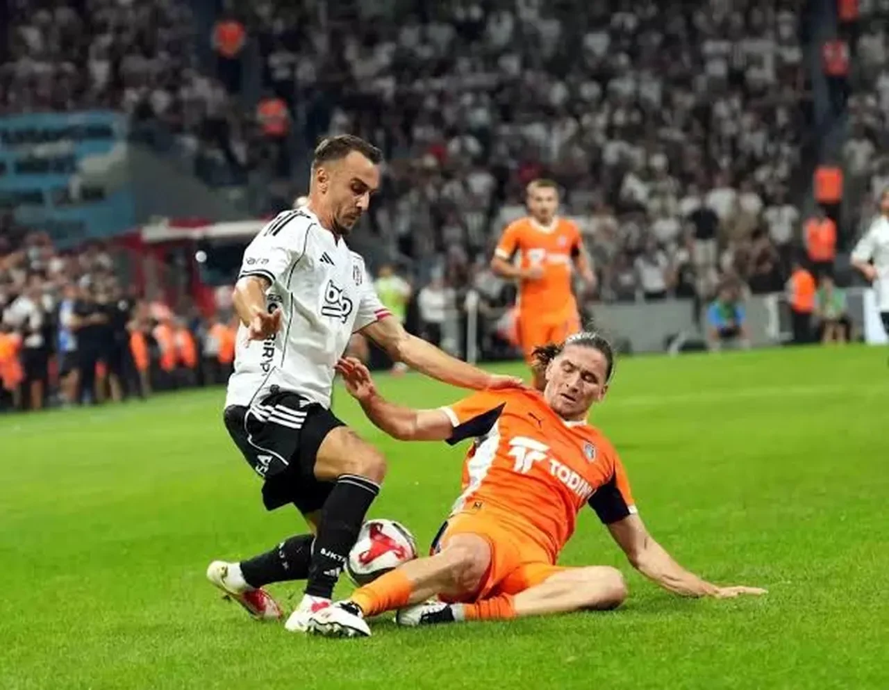 Beşiktaş'tan ayrılık gerçekleşiyor! Vincenzo Italiano raporu verdi