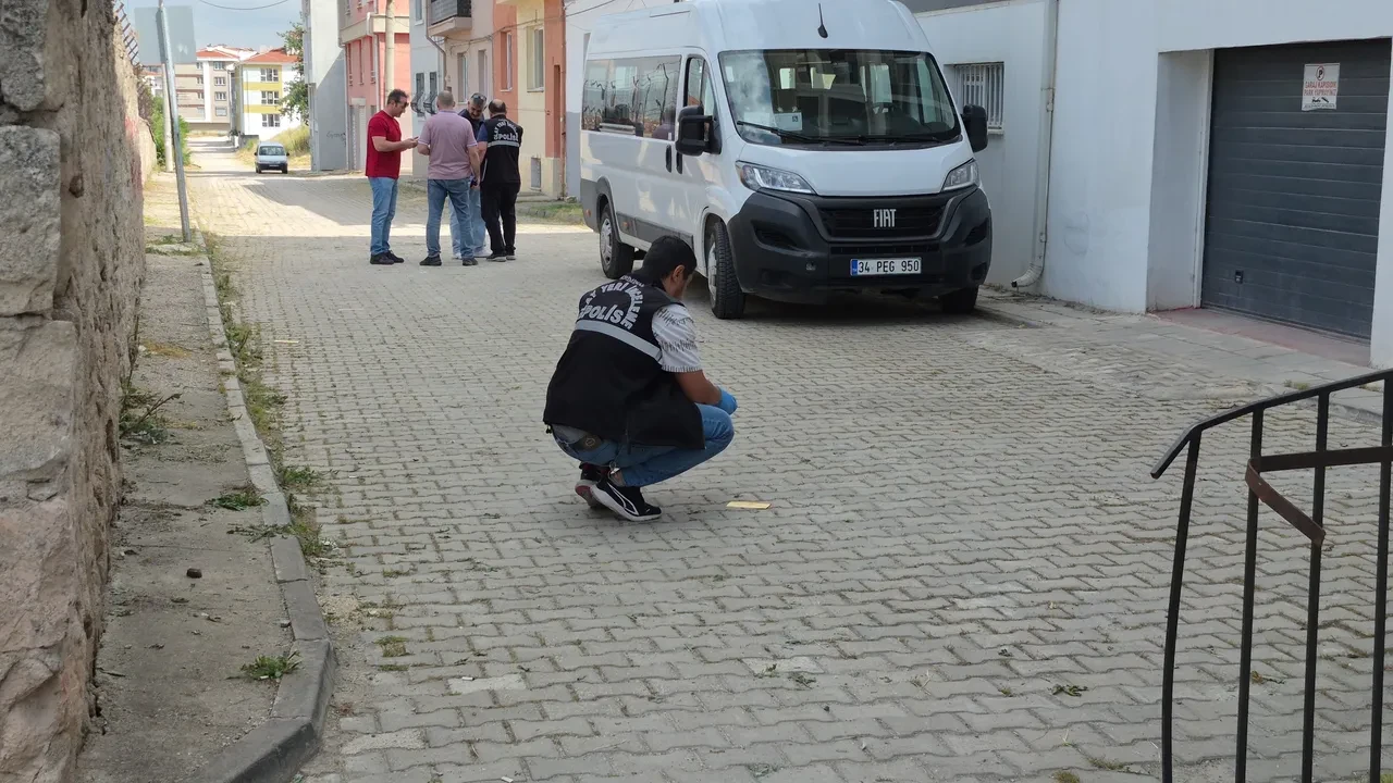 Eskişehir'de 17 yaşındaki çocuk pompalı tüfekle dehşet saçtı